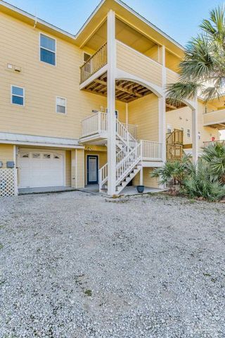 10111 Sinton Dr, Pensacola, FL 32507