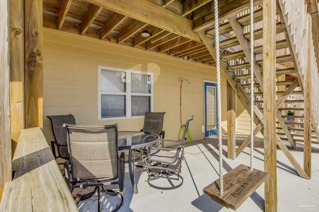 10111 Sinton Dr, Pensacola, FL 32507