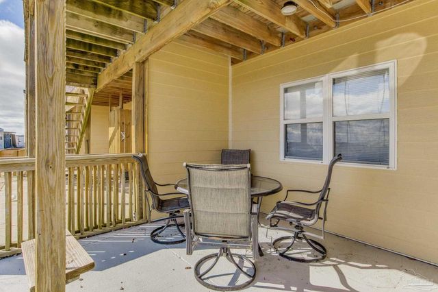 10111 Sinton Dr, Pensacola, FL 32507