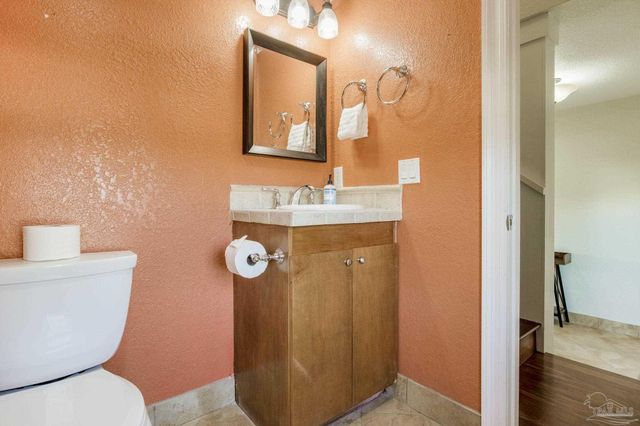 10111 Sinton Dr, Pensacola, FL 32507