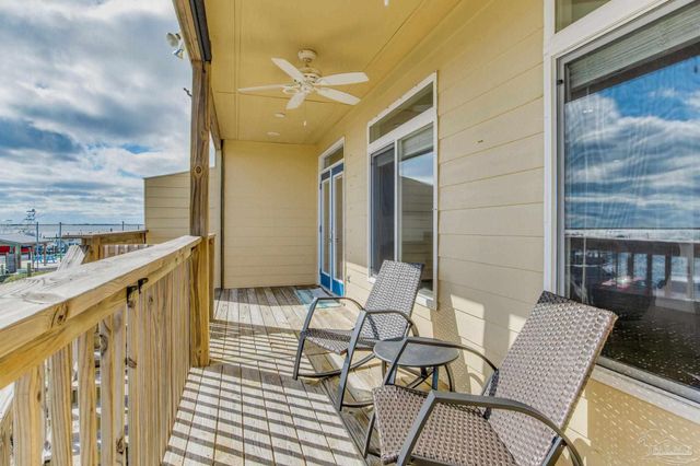 10111 Sinton Dr, Pensacola, FL 32507