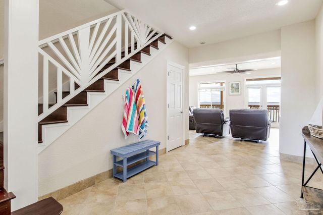 10111 Sinton Dr, Pensacola, FL 32507