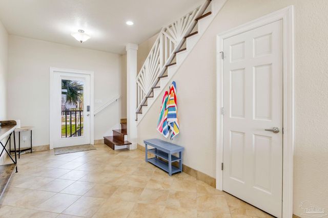10111 Sinton Dr, Pensacola, FL 32507