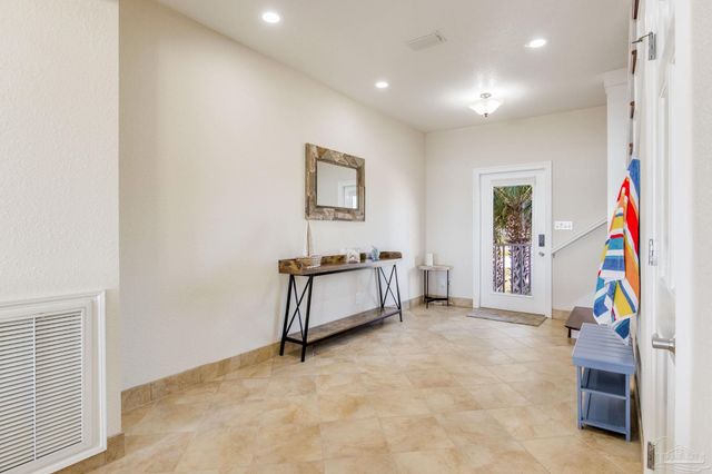 10111 Sinton Dr, Pensacola, FL 32507