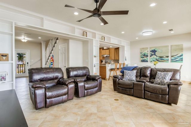 10111 Sinton Dr, Pensacola, FL 32507