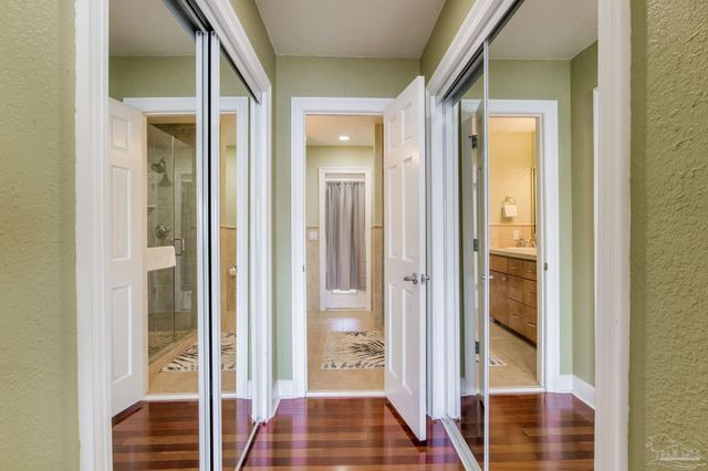 10111 Sinton Dr, Pensacola, FL 32507