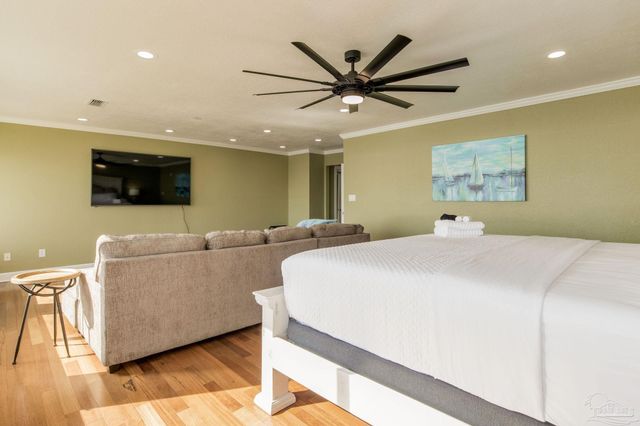 10111 Sinton Dr, Pensacola, FL 32507