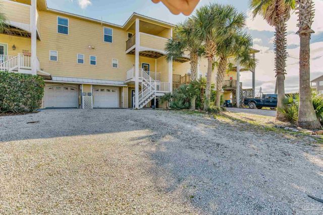 10111 Sinton Dr, Pensacola, FL 32507