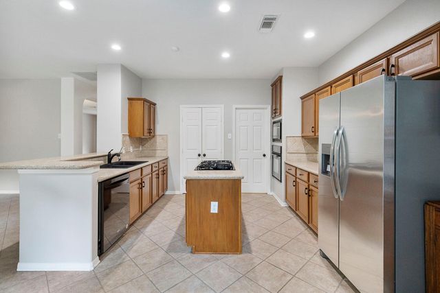 150 W Bristol Oak Circle, The Woodlands, TX 77382