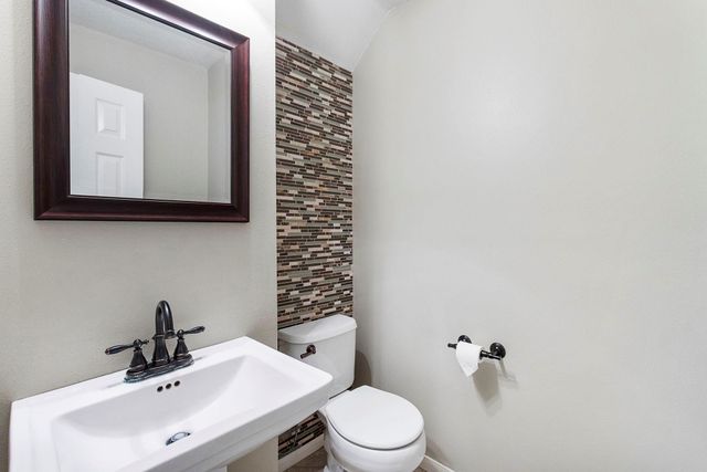 150 W Bristol Oak Circle, The Woodlands, TX 77382