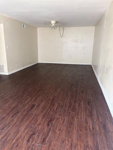 1221 Houston Streets 4, Rosenberg, TX 77471