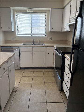 1221 Houston Streets 4, Rosenberg, TX 77471