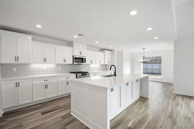 13135 S 105th East Avenue, Bixby, OK 74008