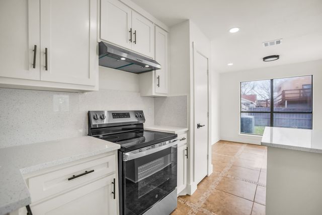 703 Meadowcreek Court, Garland, TX 75043