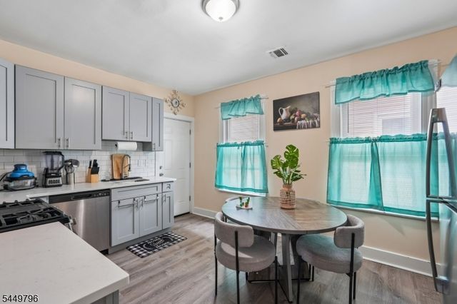 155 Hayward Pl, Wallington Boro, NJ 07057