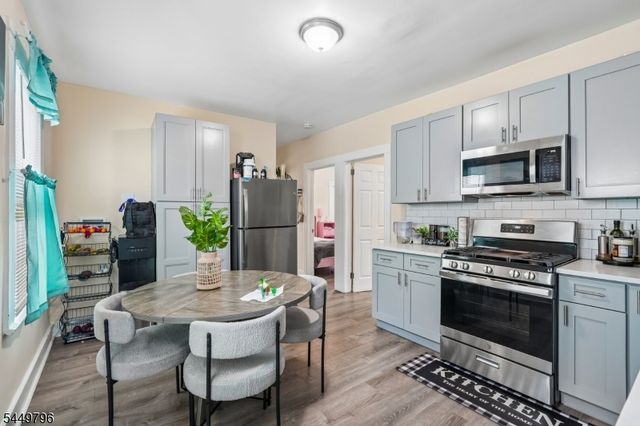 155 Hayward Pl, Wallington Boro, NJ 07057