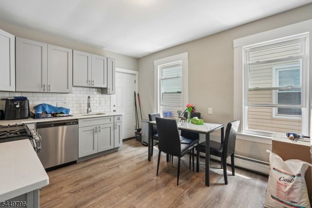 155 Hayward Pl, Wallington Boro, NJ 07057