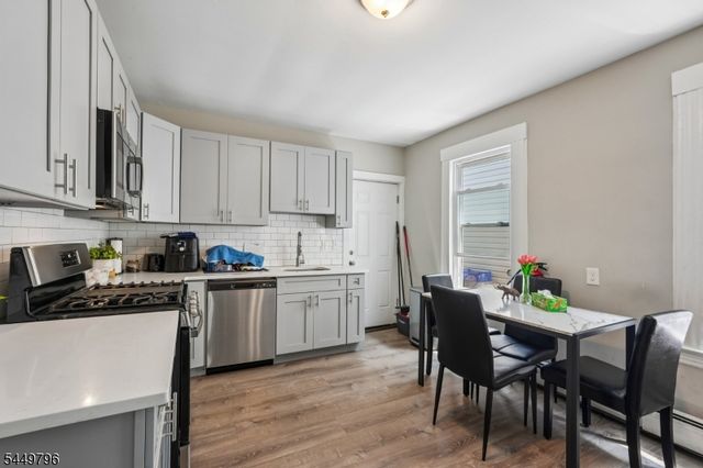 155 Hayward Pl, Wallington Boro, NJ 07057
