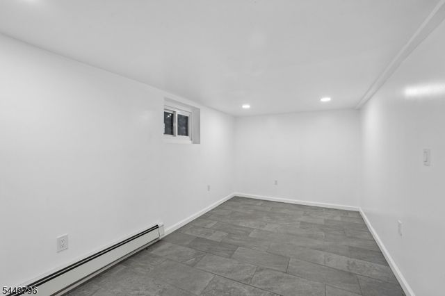 155 Hayward Pl, Wallington Boro, NJ 07057