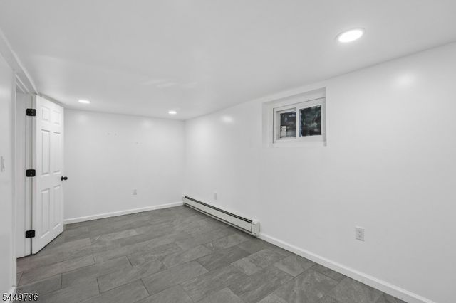 155 Hayward Pl, Wallington Boro, NJ 07057