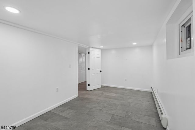 155 Hayward Pl, Wallington Boro, NJ 07057