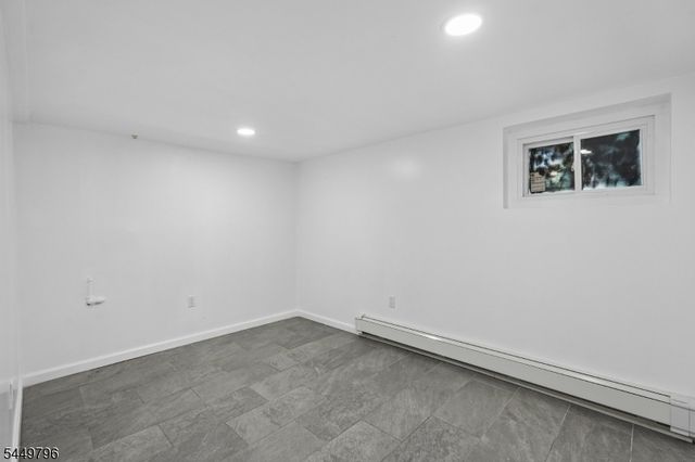 155 Hayward Pl, Wallington Boro, NJ 07057