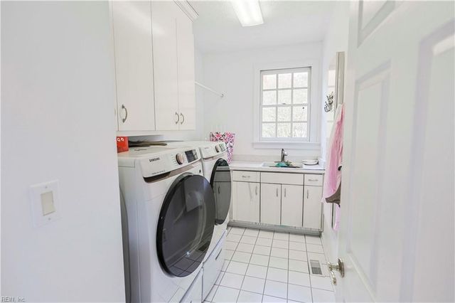 315 Wormley Creek DR, Yorktown, VA 23692