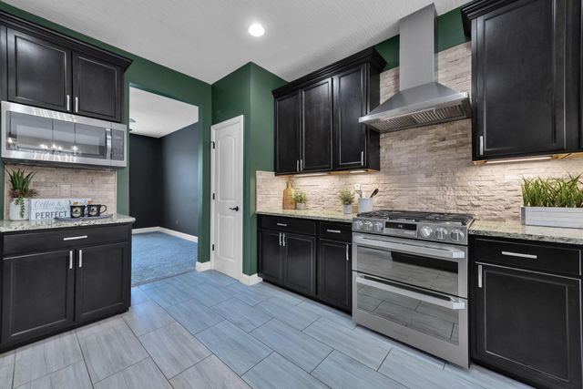 1669 Forest View Drive, Pataskala, OH 43062