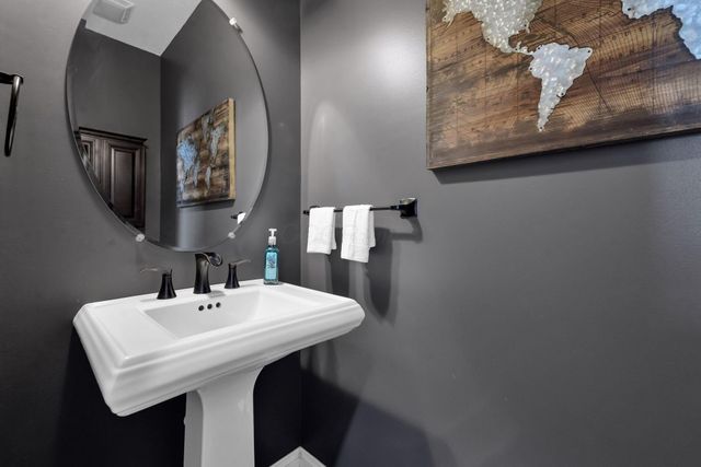 1669 Forest View Drive, Pataskala, OH 43062