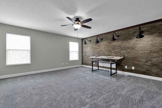 1669 Forest View Drive, Pataskala, OH 43062