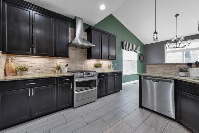 1669 Forest View Drive, Pataskala, OH 43062