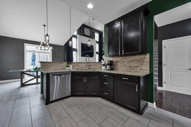 1669 Forest View Drive, Pataskala, OH 43062