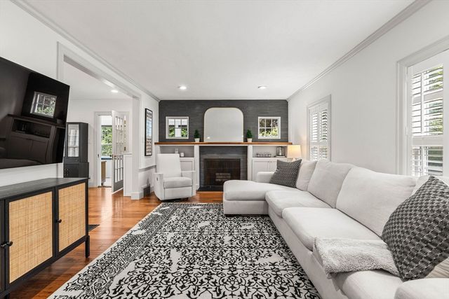 17 Lowell St, Andover, MA 01810