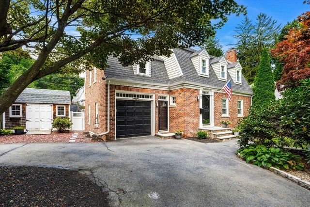 17 Lowell St, Andover, MA 01810