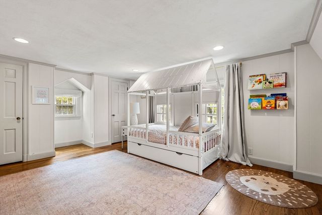 17 Lowell St, Andover, MA 01810