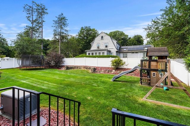 17 Lowell St, Andover, MA 01810