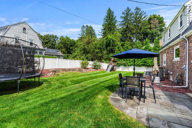 17 Lowell St, Andover, MA 01810