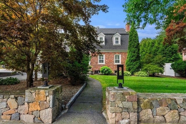 17 Lowell St, Andover, MA 01810