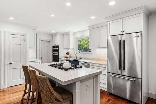 17 Lowell St, Andover, MA 01810