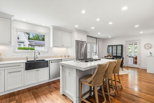 17 Lowell St, Andover, MA 01810