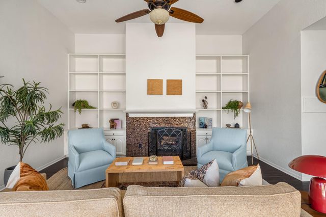 1910 Robbins PL 311, Austin, TX 78705