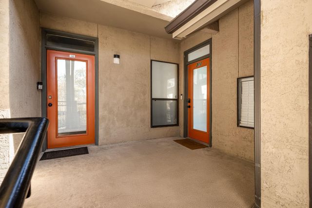 1910 Robbins PL 311, Austin, TX 78705