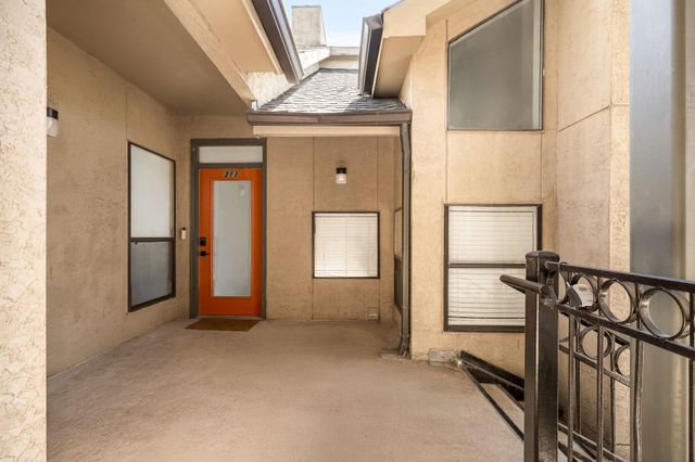 1910 Robbins PL 311, Austin, TX 78705