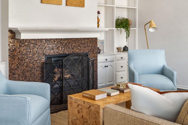 1910 Robbins PL 311, Austin, TX 78705