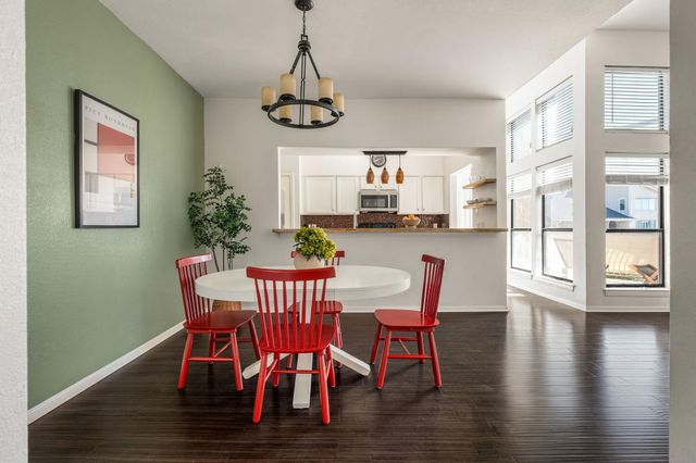 1910 Robbins PL 311, Austin, TX 78705