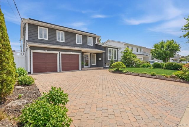 2635 S Seamans Neck Road, Seaford, NY 11783