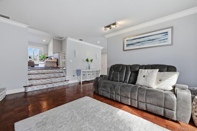 2635 S Seamans Neck Road, Seaford, NY 11783