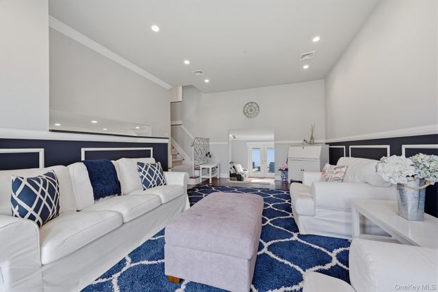 2635 S Seamans Neck Road, Seaford, NY 11783