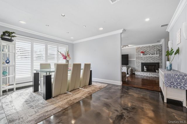 2635 S Seamans Neck Road, Seaford, NY 11783