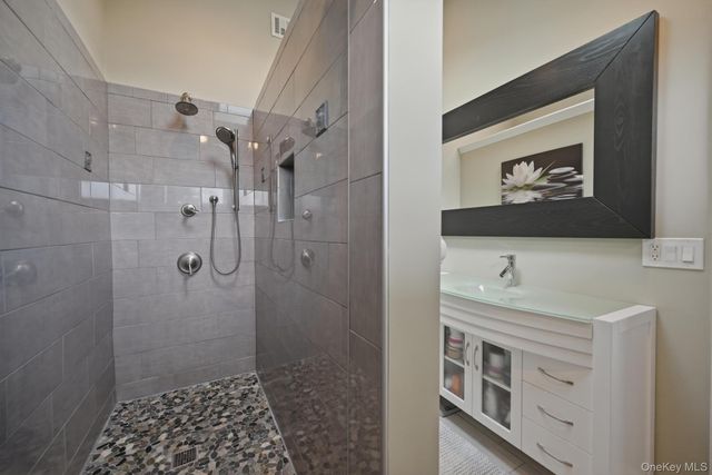 2635 S Seamans Neck Road, Seaford, NY 11783